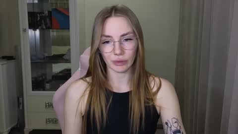 Snapshot of littlevildevil chatting on 12/09/24, 03:00 Eliana online show from 12/09/24, 03:00