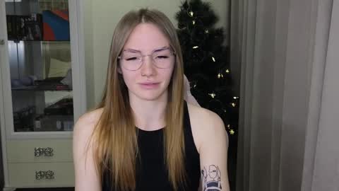 Snapshot of littlevildevil chatting on 12/12/24, 11:18 Eliana online show from 12/12/24, 11:18
