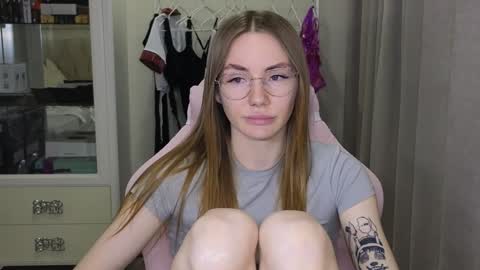 Snapshot of littlevildevil chatting on 01/27/25, 02:57 Eliana online show from 01/27/25, 02:57