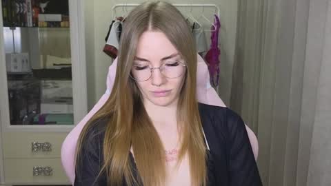 Snapshot of littlevildevil chatting on 01/29/25, 02:32 Eliana online show from 01/29/25, 02:32