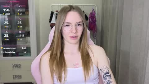 Snapshot of littlevildevil chatting on 02/11/25, 03:40 Eliana online show from 02/11/25, 03:40