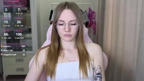 Snapshot of littlevildevil chatting on 02/13/25, 12:32 Eliana online show from 02/13/25, 12:32