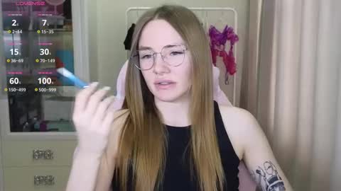 Snapshot of littlevildevil chatting on 03/08/25, 12:09 Eliana online show from 03/08/25, 12:09