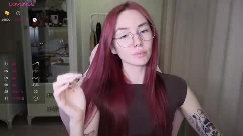 Snapshot of littlevildevil chatting on 09/28/25, 11:04 Eliana online show from 09/28/25, 11:04