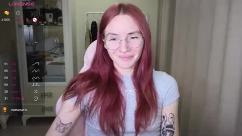 Snapshot of littlevildevil chatting on 09/29/25, 11:04 Eliana online show from 09/29/25, 11:04