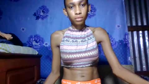 Snapshot of littleyanah chatting on 07/11/26, 06:05 yanah online show from 07/11/26, 06:05