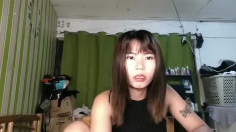 Snapshot of littleyazz_ chatting on 12/22/24, 11:00 littleyazz_ online show from 12/22/24, 11:00