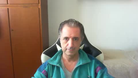 liuk53 online show from 04/25/26, 12:41