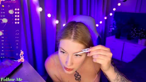 Liv 3 online show from 02/13/25, 03:03