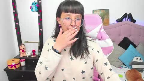 Snapshot of liv_rosse chatting on 04/20/26, 01:41 Katalina Novoa. online show from 04/20/26, 01:41