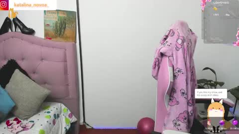 Snapshot of liv_rosse chatting on 05/20/26, 02:07 Katalina Novoa. online show from 05/20/26, 02:07