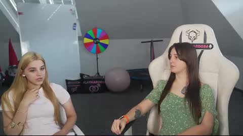 Snapshot of livehub054 chatting on 06/29/26, 10:15 Sheryl online show from 06/29/26, 10:15
