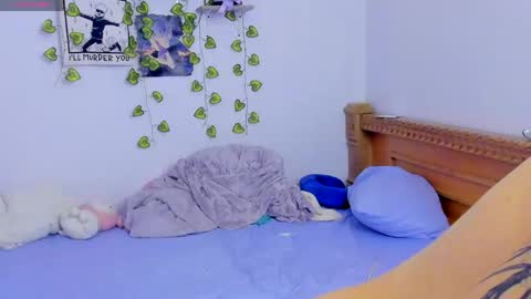 Snapshot of livemakio chatting on 05/11/26, 05:46 Liz online show from 05/11/26, 05:46