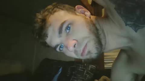 Snapshot of livetyy chatting on 12/05/25, 01:52 livetyy online show from 12/05/25, 01:52