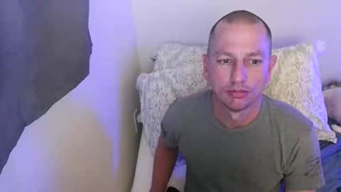 Snapshot of livinlife4now25 chatting on 12/19/25, 11:23 livinlife4now25 online show from 12/19/25, 11:23