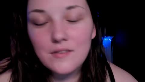 Snapshot of livinsubspace chatting on 01/12/25, 01:11 Liv online show from 01/12/25, 01:11