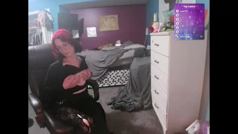 Snapshot of livolioyo chatting on 02/15/25, 11:25 Livolio online show from 02/15/25, 11:25