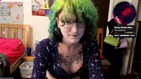 Snapshot of livolioyo chatting on 04/05/26, 05:15 Livolio online show from 04/05/26, 05:15