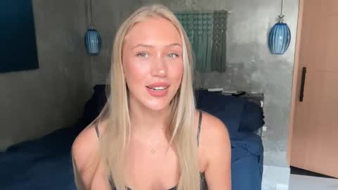 Snapshot of livslifee chatting on 02/05/26, 03:11 olivia online show from 02/05/26, 03:11