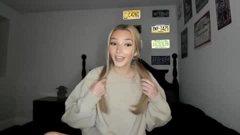 Snapshot of livvywinters chatting on 03/19/26, 04:49 Livvy online show from 03/19/26, 04:49