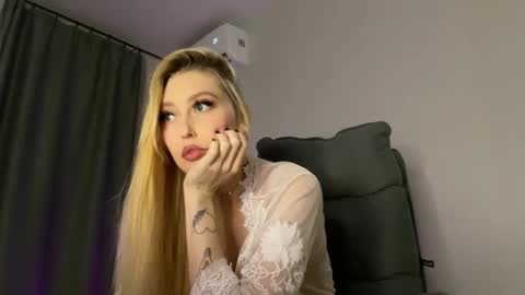 Liya Ray online show from 11/01/25, 05:26