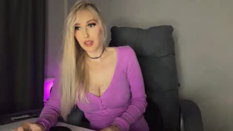 Liya Ray online show from 11/15/25, 08:49