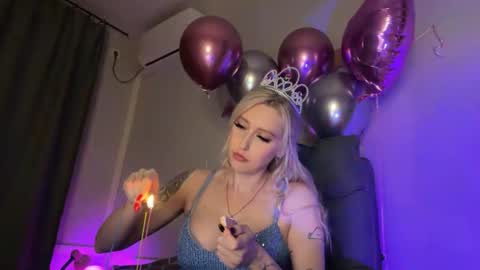 Liya Ray online show from 12/01/25, 10:37