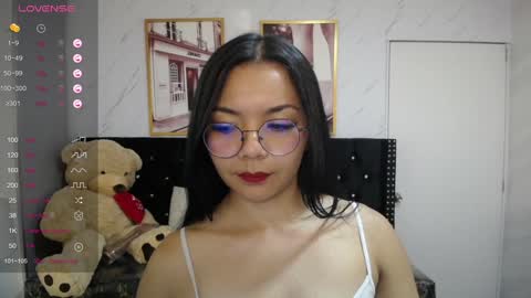 Snapshot of liz25_b chatting on 01/21/25, 09:24 Liz online show from 01/21/25, 09:24