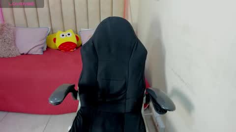 Snapshot of liz_bohemia chatting on 01/28/25, 11:28 LIZ online show from 01/28/25, 11:28