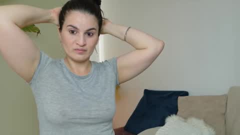 liz online show from 11/09/25, 01:42