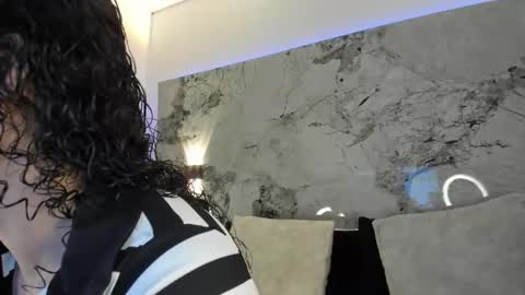 Liz  online show from 12/01/25, 10:53