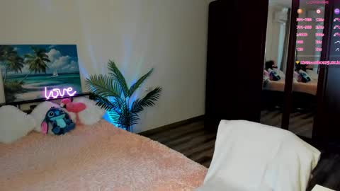 Snapshot of lizabelle_ chatting on 06/07/26, 02:32 Liza online show from 06/07/26, 02:32