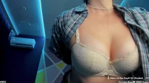 Girl next door online show from 10/29/25, 12:51