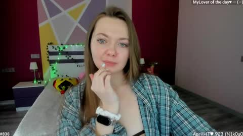Snapshot of lizaghost chatting on 04/13/26, 11:37 Girl next door online show from 04/13/26, 11:37