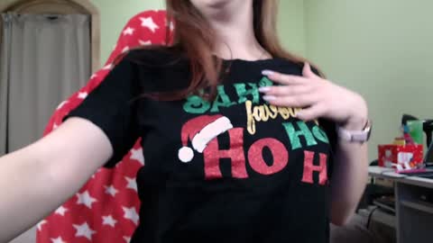 Snapshot of lizasexy20 chatting on 12/29/24, 11:29 online show from 12/29/24, 11:29