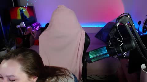 Snapshot of lizaswan chatting on 11/22/25, 06:40 LIzaSwan online show from 11/22/25, 06:40