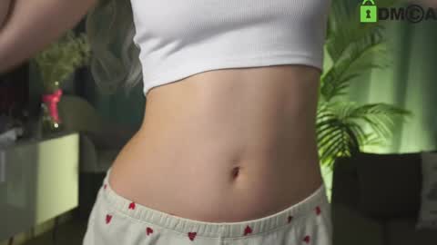 Snapshot of lizbethcoll chatting on 01/09/25, 07:18 Sunnheart online show from 01/09/25, 07:18