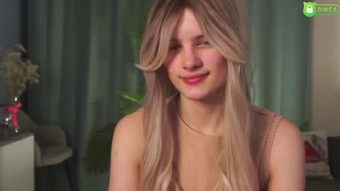 Snapshot of lizbethcoll chatting on 02/05/25, 04:14 Sunnheart online show from 02/05/25, 04:14