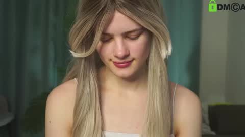 Snapshot of lizbethcoll chatting on 02/12/25, 04:22 Sunnheart online show from 02/12/25, 04:22