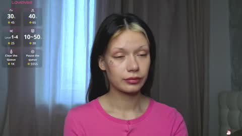 Snapshot of lizbethcoll chatting on 11/07/25, 08:03 Sunnheart online show from 11/07/25, 08:03