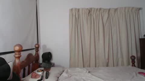 Snapshot of lizicherystrawbery chatting on 02/12/25, 02:32 Lizi Chery Strawbery online show from 02/12/25, 02:32