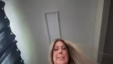 Snapshot of lizpurrxxx chatting on 06/28/26, 02:28 Liz Purr online show from 06/28/26, 02:28