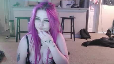 Snapshot of lizz44887 chatting on 12/14/25, 03:06 Lizz online show from 12/14/25, 03:06