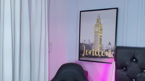 Snapshot of lizz_tender chatting on 12/17/24, 11:39 Lizz online show from 12/17/24, 11:39