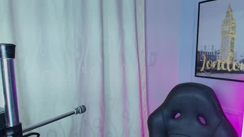 Snapshot of lizz_tender chatting on 12/30/24, 11:59 Lizz online show from 12/30/24, 11:59