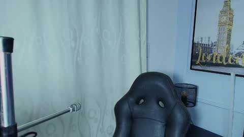 Snapshot of lizz_tender chatting on 12/31/24, 11:20 Lizz online show from 12/31/24, 11:20