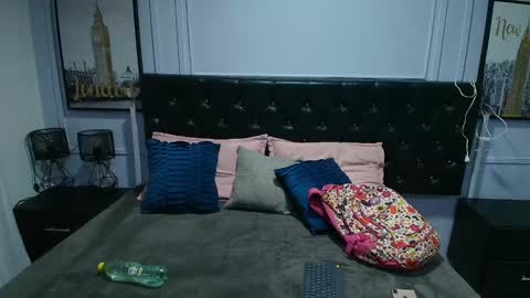 Snapshot of lizz_tender chatting on 02/07/25, 11:56 Lizz online show from 02/07/25, 11:56