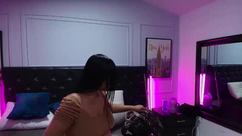 Snapshot of lizz_tender chatting on 02/12/25, 11:29 Lizz online show from 02/12/25, 11:29