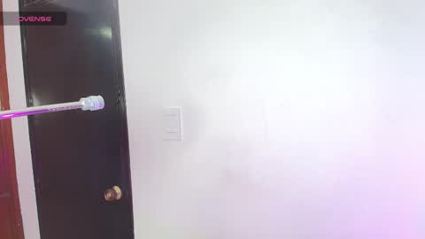 Snapshot of lizz_tender chatting on 02/26/25, 12:25 Lizz online show from 02/26/25, 12:25