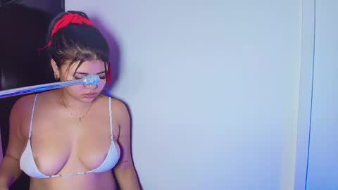 Snapshot of lizz_tender chatting on 03/05/25, 11:49 Lizz online show from 03/05/25, 11:49